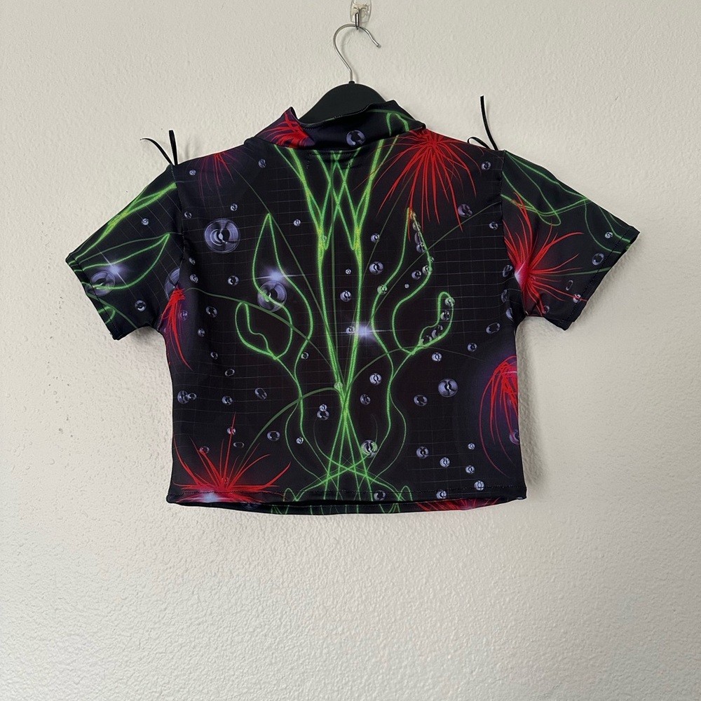 New Cosmic Factory Obsidian Bubble Graphic Women's Top Tie Velvet Crop - Picture 6 of 6